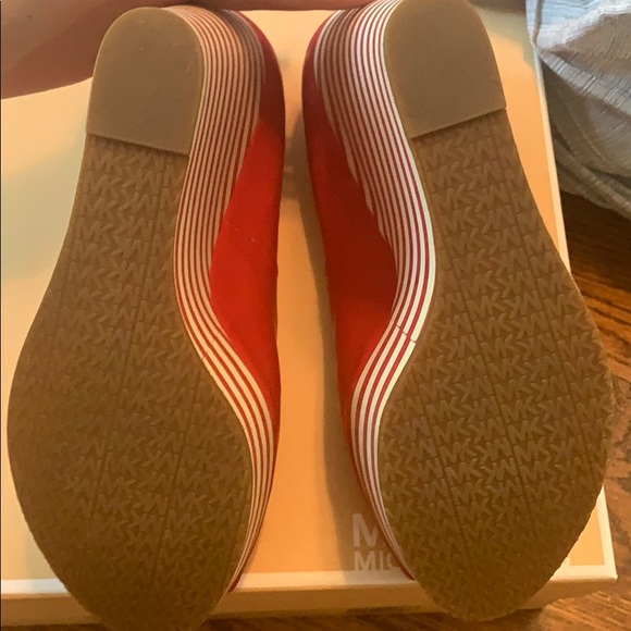 Authentic Michael by Michael Kors red wedges - Picture 4 of 5